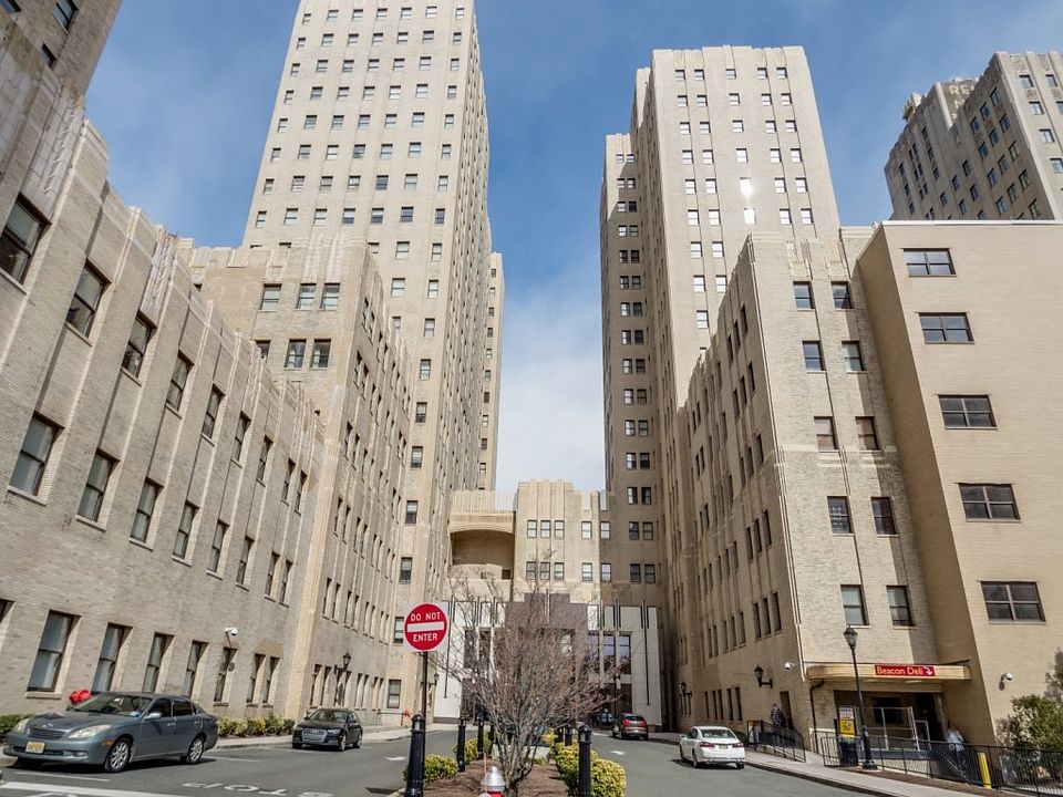 1st image of 4 Beacon Way APT 408