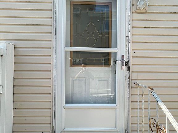 3rd image of 32 Plymouth Ave #2