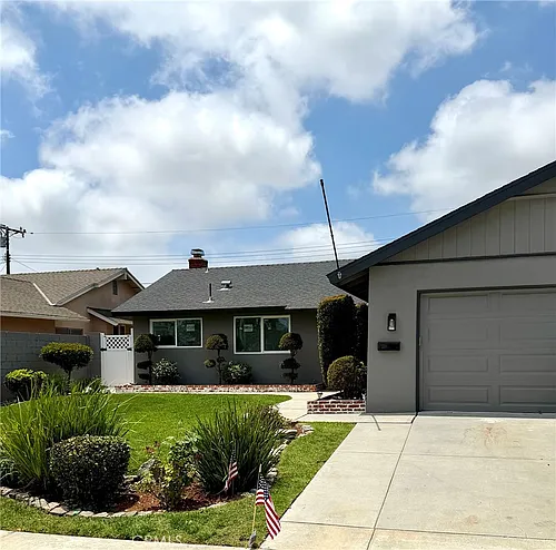 15881 Pilgrim Cir Photo 1