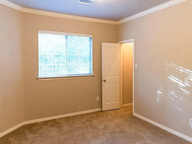 1507 Shady Villa Manner — Photo 13