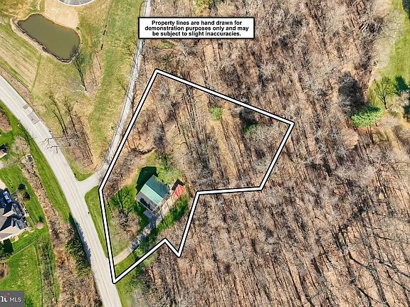 2nd image of 905 Chambers Rd