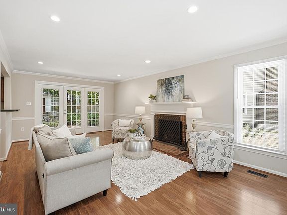 3rd image of 4406 Ridgewood Ct