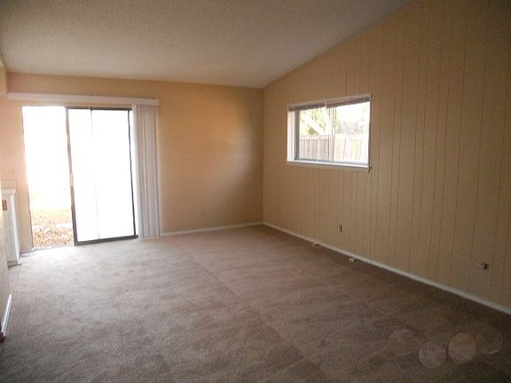 4th image of 721 Woodcastle Dr
