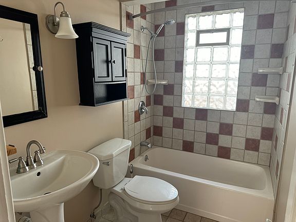 5th image of 1007 McLean Ave