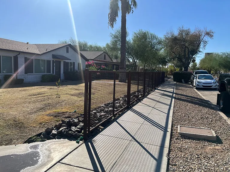 743 E Coronado Rd — Photo 10