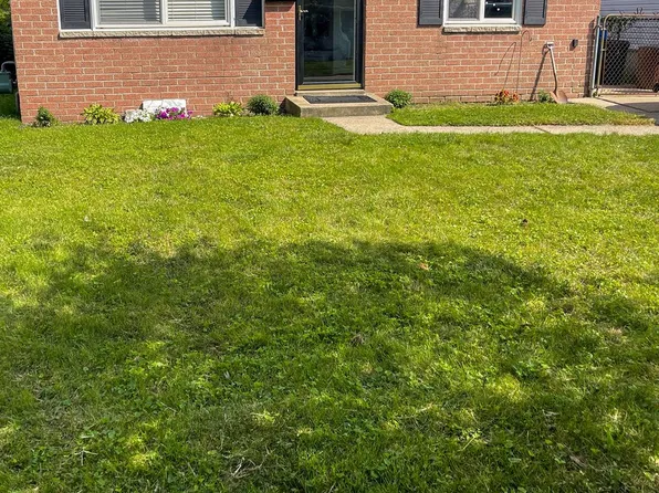 5395 Croissant St, Dearborn Heights, MI 48125