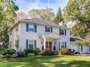 1490 Persimmon Ln, Fairview, PA 16415