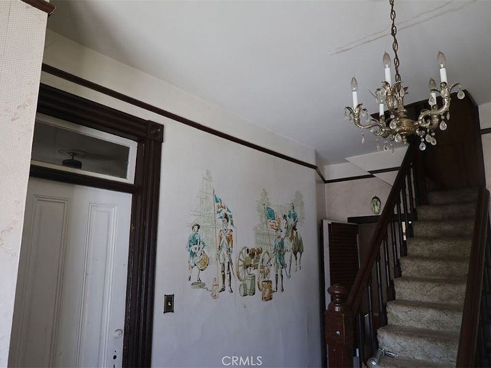 1st image of 209 Carlton Ave