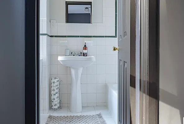 Rented by Charles Coutinho LLC | media 7