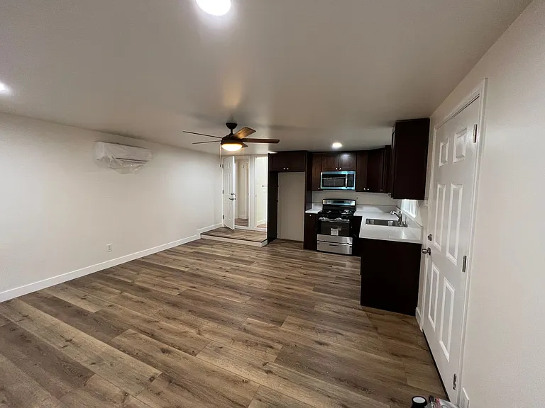 516 E St — Photo 26