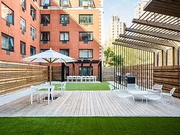 1325 Fifth Avenue image 14 of 24