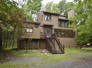 3250 Greenbriar Dr, East Stroudsburg, PA