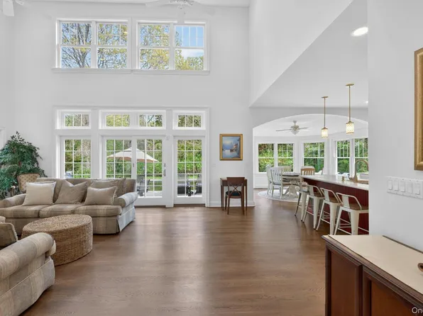 9 Briarsweet Lane, East Hampton, NY 11937