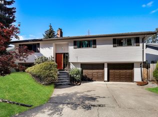 17765 Tims View Ave, Gladstone, OR 97027