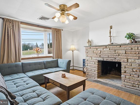 3rd image of 3517 Bristol Rd