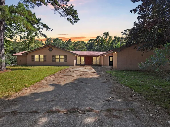 303 W Stringer St, Kirbyville, TX 75956