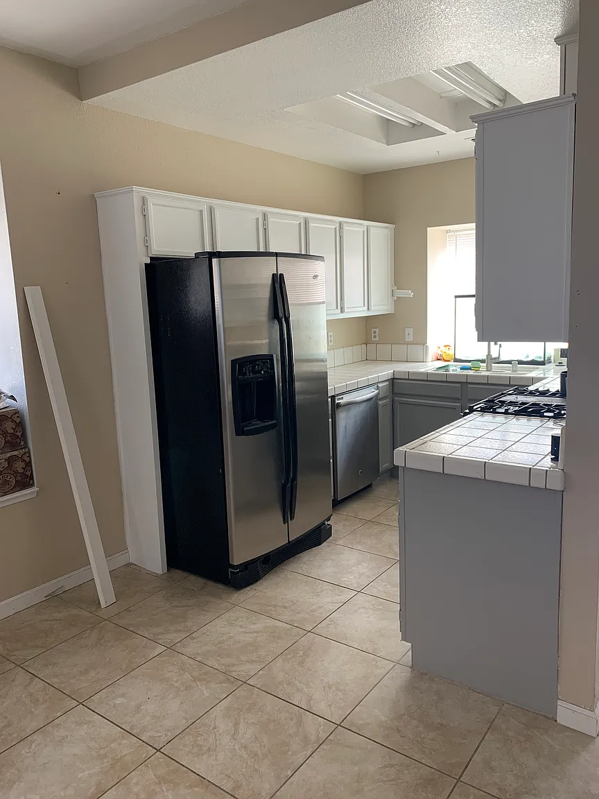 760 Lyonia Dr photo 1