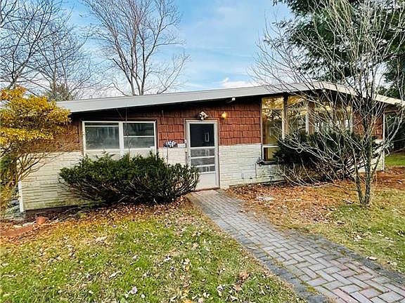 2nd image of 78 Crescent Cir