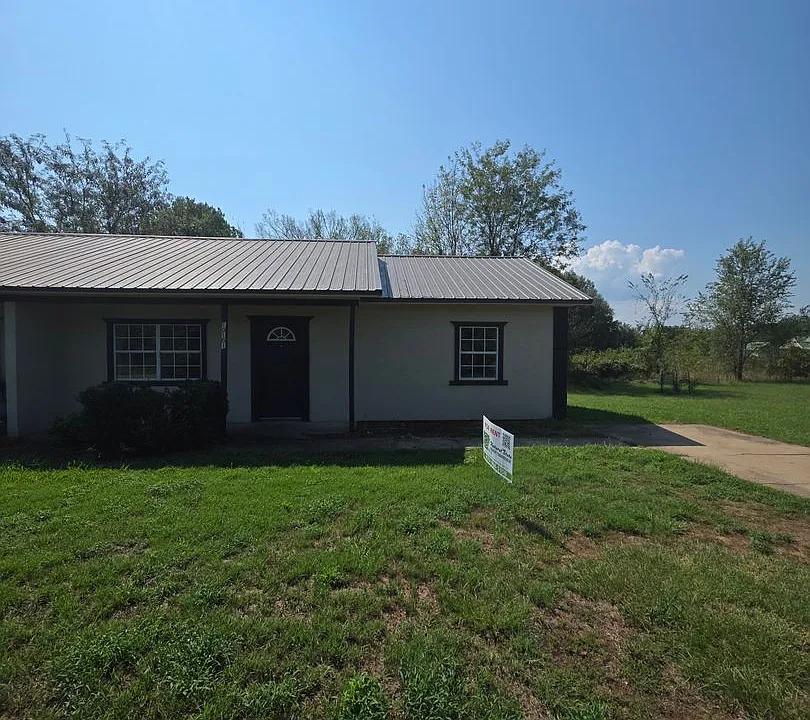 10101 Fawn Ln