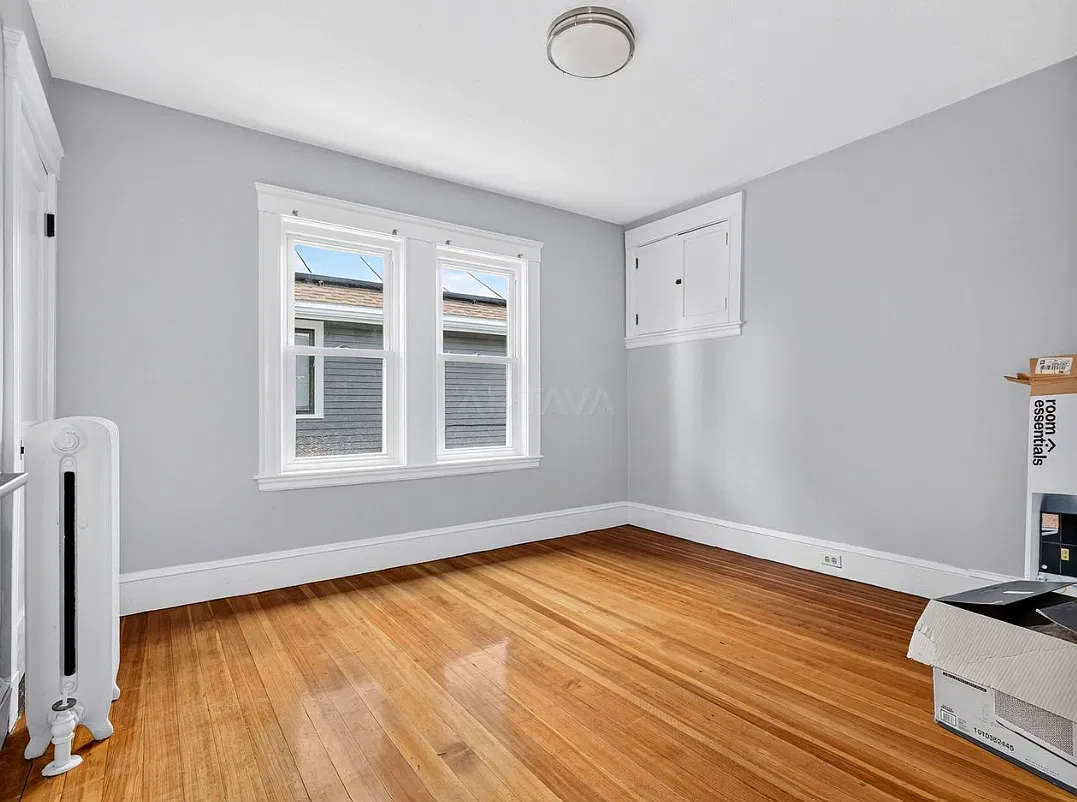 4 bed, $5,400 — Photo 4