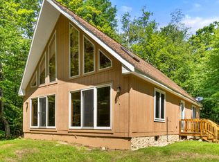 166 Partridge Ln, Becket, MA 01223