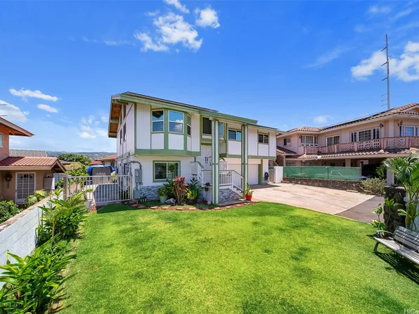 1011 Luaole Pl, Honolulu, HI 96818