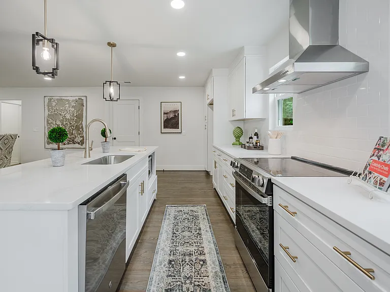 2260 Pine Ln — Photo 17