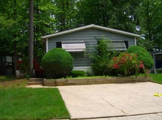 10 Whitman Rd, North Brunswick, NJ 08902