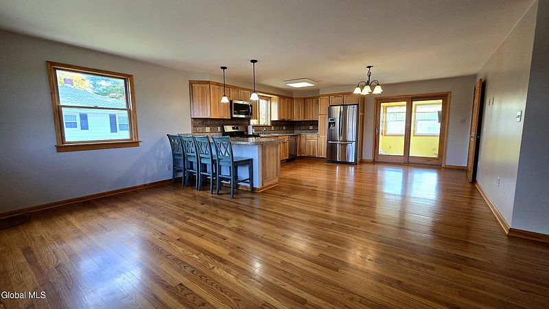 4th image of 148 Montgomery Street
