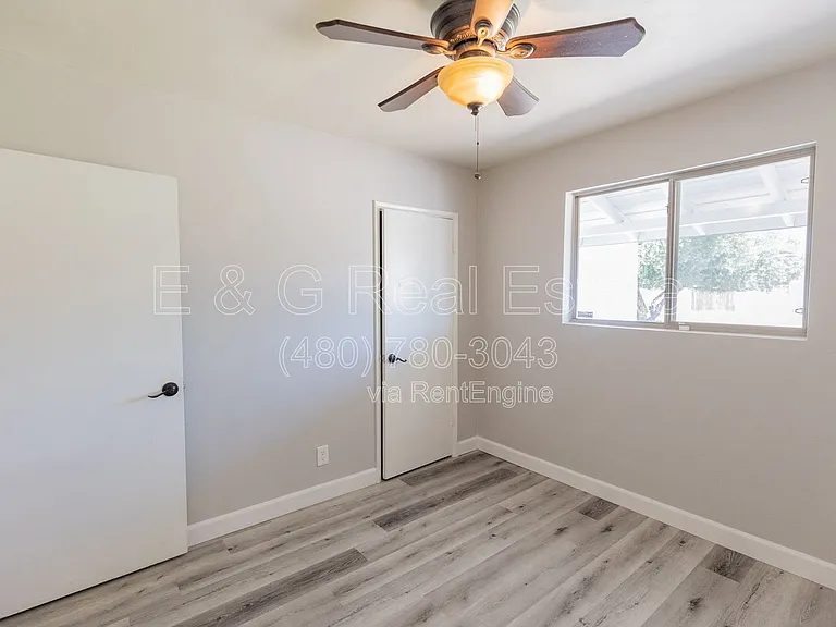 1305 W Laird St — Photo 13