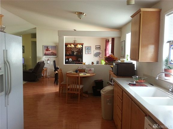 5th image of 165 Birch Dr