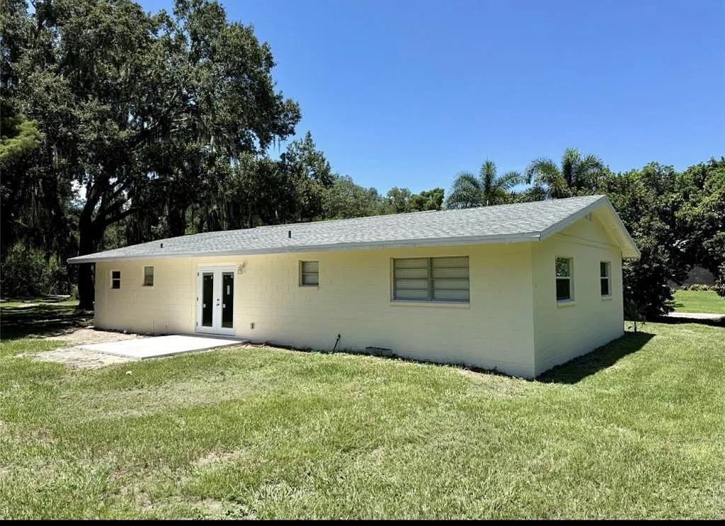 1617 birch st — Photo 1