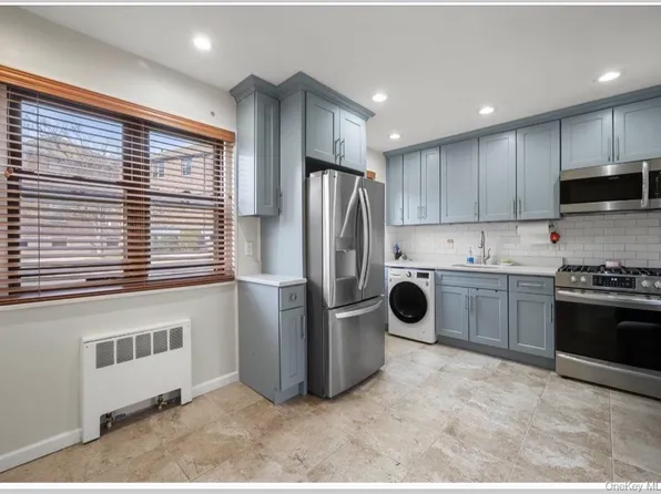 246-29 57th Drive #B110, Douglaston, NY 11362