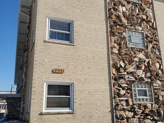 2nd image of 2331 N Sayre Ave APT 3B