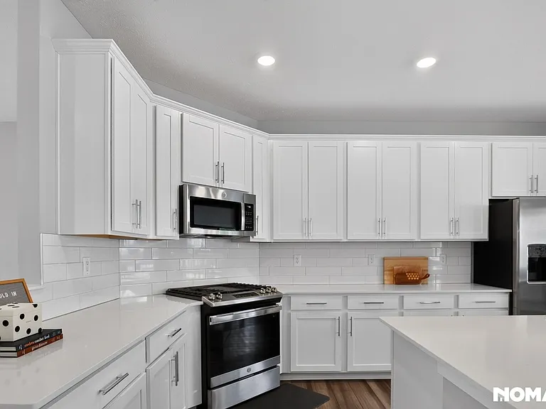 9540 Park Meridian Dr — Photo 9