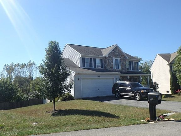 3rd image of 29 Skyline Ct