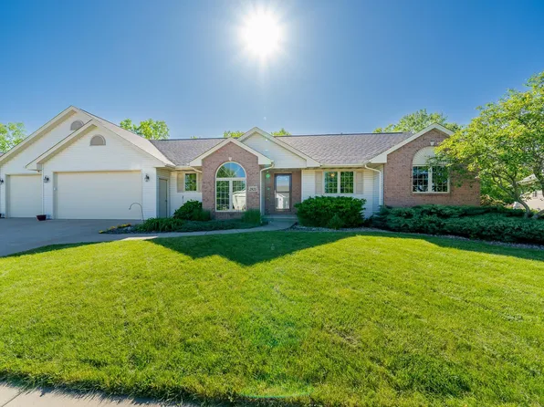 2825 Meadowview St, Kaukauna, WI 54130