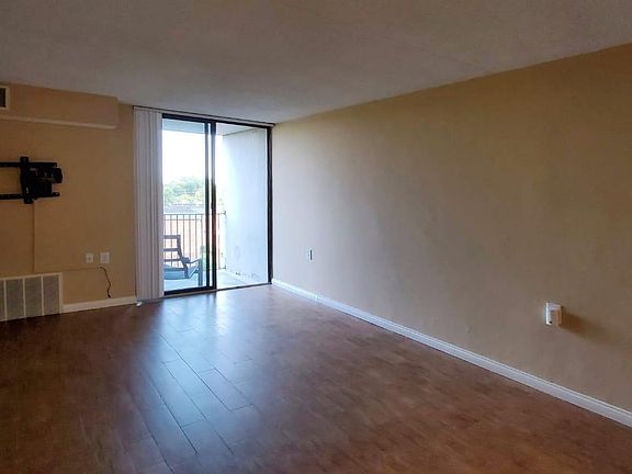 2nd image of 1750 N Marywood Ave APT 506