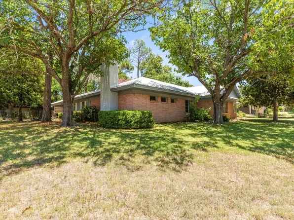 1222 Hilltop Dr, Cleburne, TX 76033