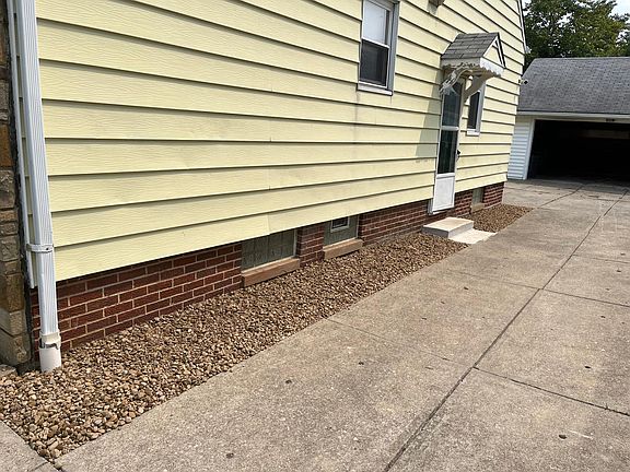 3rd image of 687 E 240th St