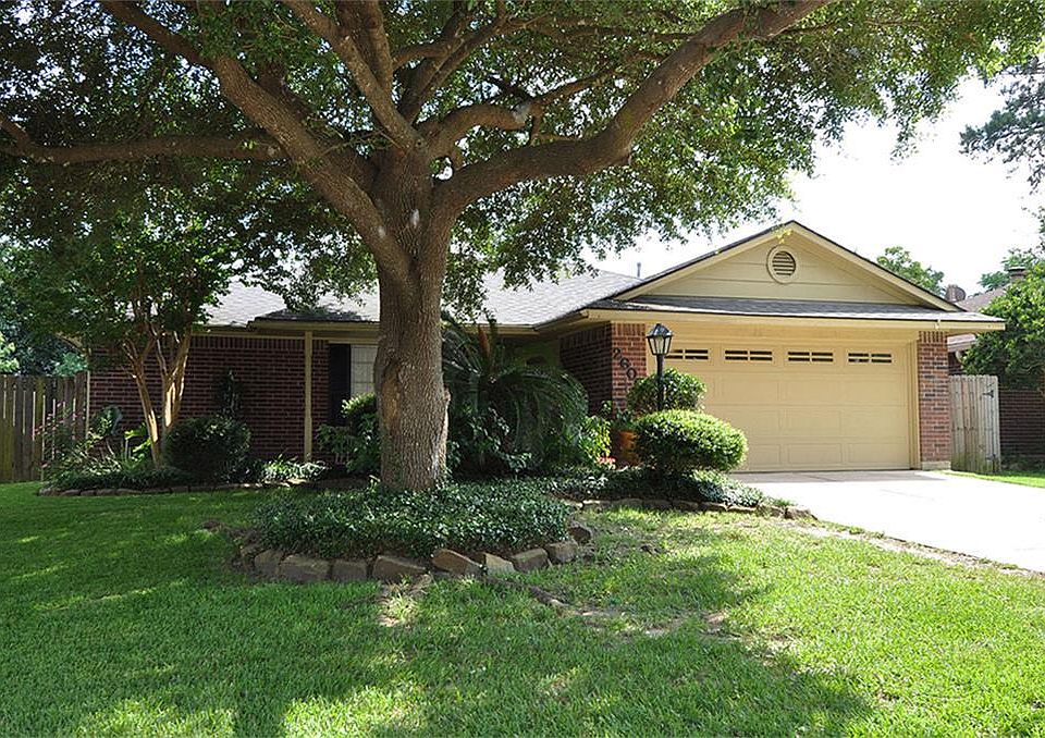 1st image of 2606 Pine Cone Dr