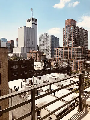 Rented by Metropolis Real Estate of Manhattan | media 14