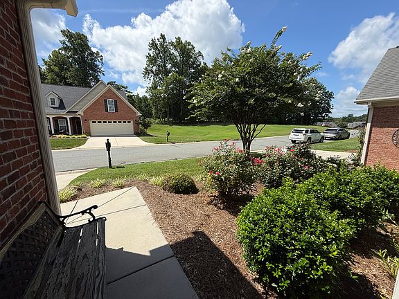 3rd image of 1102 Kinloch Dr