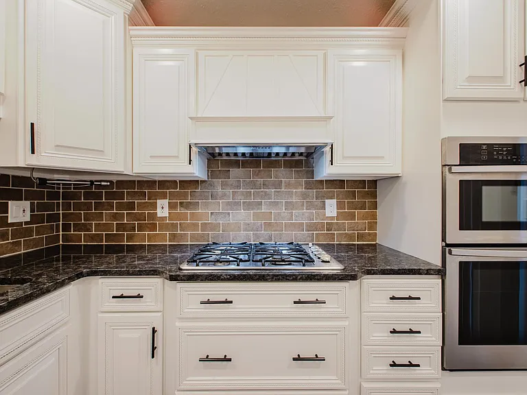 3413 Rainview Cir — Photo 18