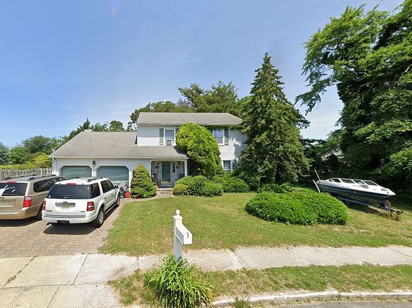 1501 Bel Aire Ct W
