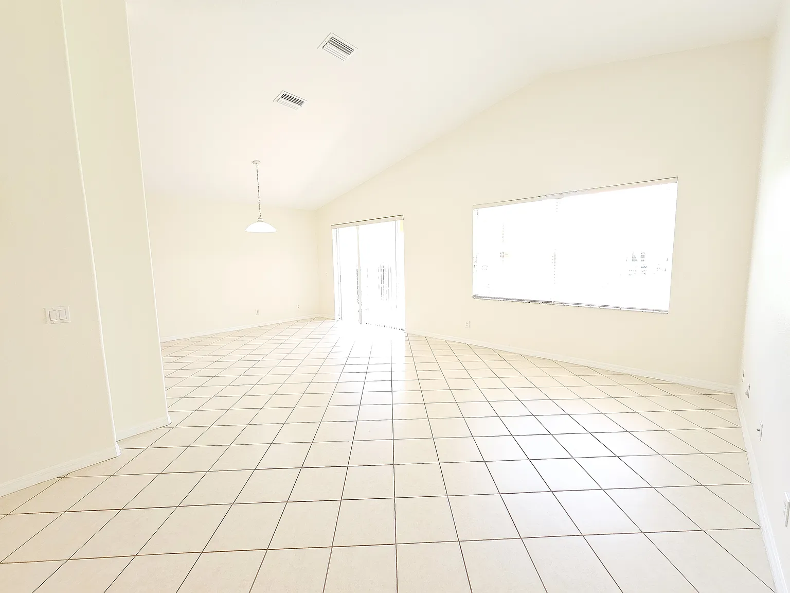 3 bed, 1968 sqft, $2,500 — Photo 3
