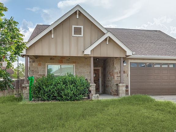 3rd image of 108 Ridgecrest