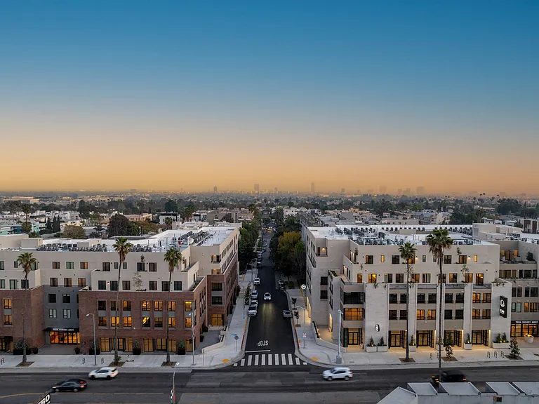 Rae on Sunset — Photo 25