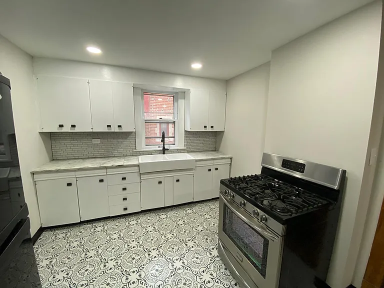 15242 Lakeshore Blvd — Photo 14