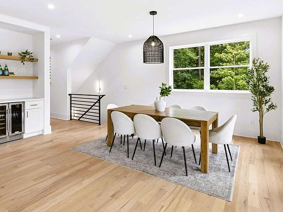 4th image of 3028 Trae Ct